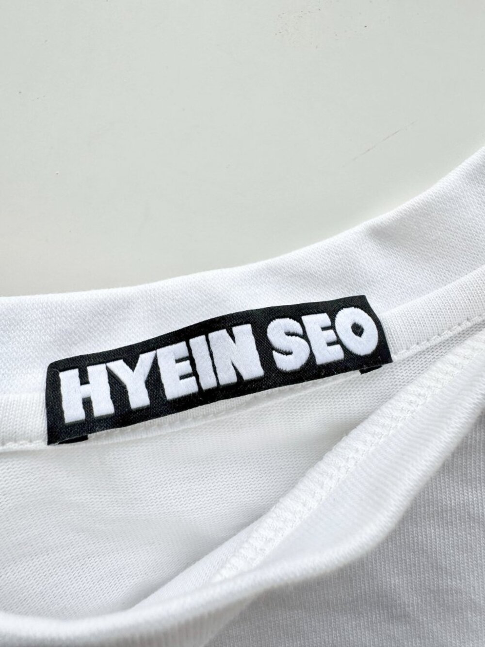 HYEIN SEO White 100% Cotton "Save Yourself" Embroidered Chain T-Shirt, Size M - Picture 12 of 14